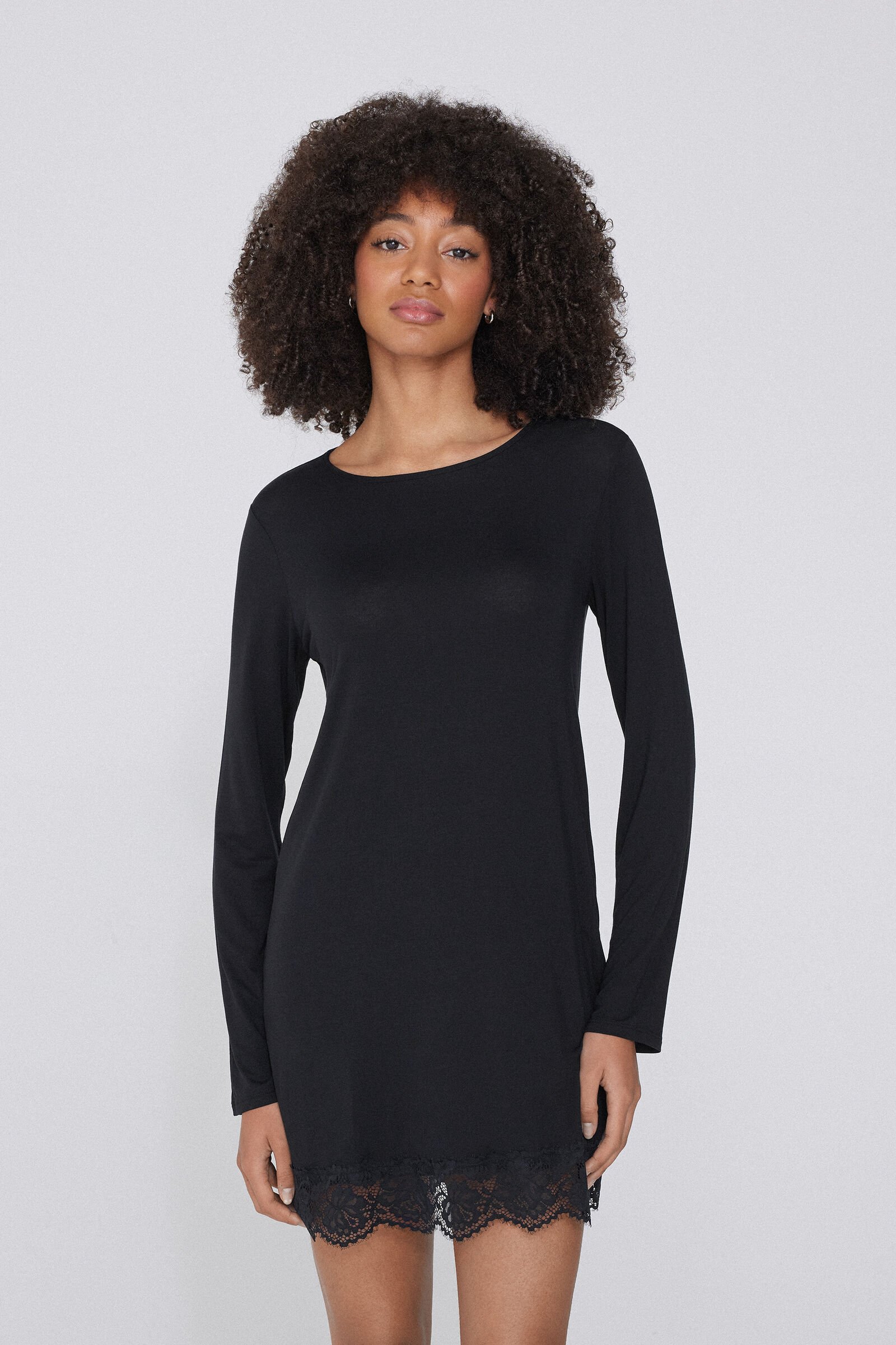 Camisón de Manga Larga de Viscosa y Encaje — imagen 4